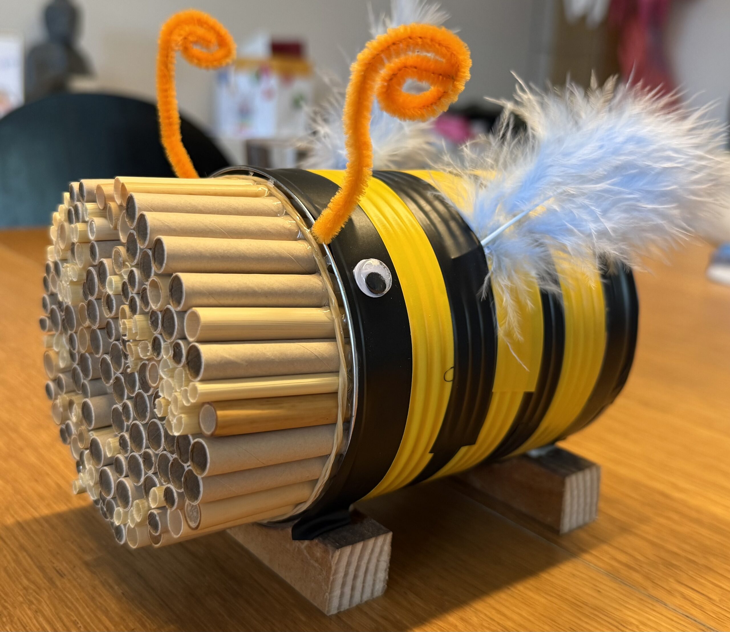 DIY Wildbienenhotel